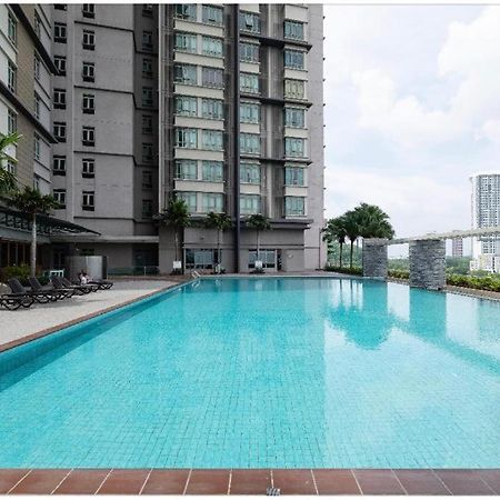 Shaftsbury Residence Cyberjaya With A Pool & Free Parking Экстерьер фото